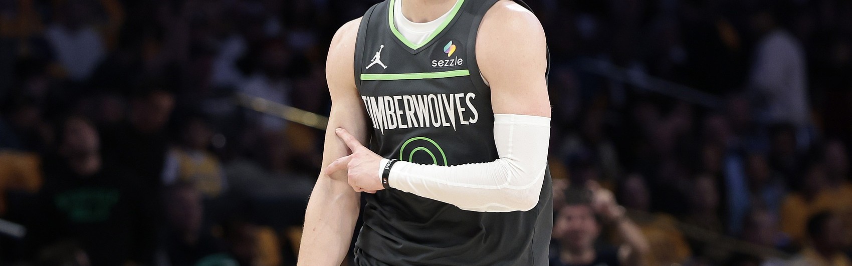 虽森林狼并未阻止 迪文岑佐仍因担心伤病放弃为意大利出战欧锦赛