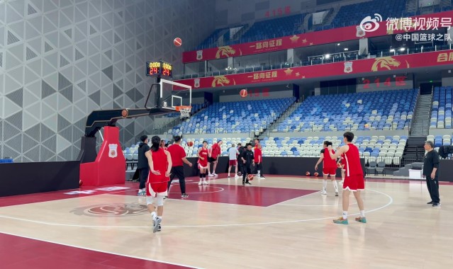 开云入口注册-中国女篮抵达合肥赛区 短暂休整后前往场馆进行踩场训练